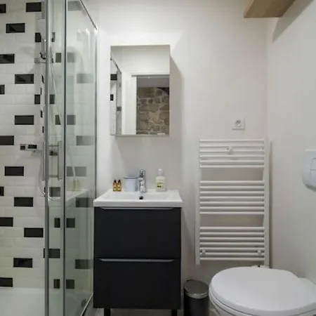 Typical Parisian Studio In Le Marais#4 Pers Exterior photo